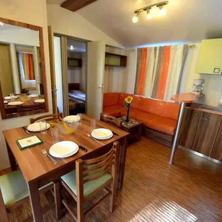 4 Etoiles - Piscine - Ccbagcc Кемпинг