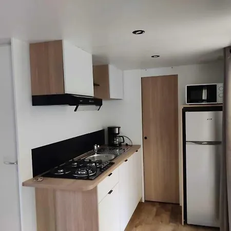 4 Etoiles - Piscine - Ccbagcc 营地 *