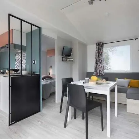 4 Etoiles - Piscine - Ccbagcc