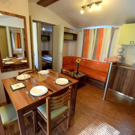 Zecamping 4 Etoiles Familial Animaux Acceptes Anime Equitation 4*